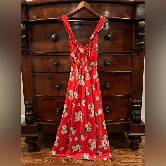 x Revolve Lovers Heart Midi in Red Size Small - Picture 3 of 5